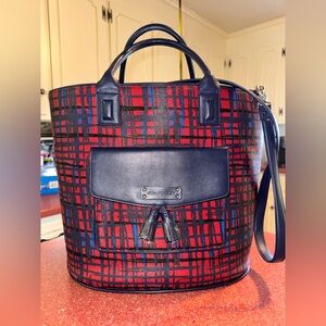 Vera Bradley X-Large Tassel Tote in Navy & Red
EXCELLENT CONDITION